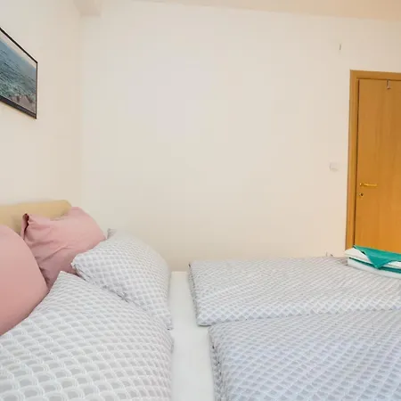 Fuer 3 Personen Ca 50 Qm In Porat, Kvarner Bucht Krk Porat